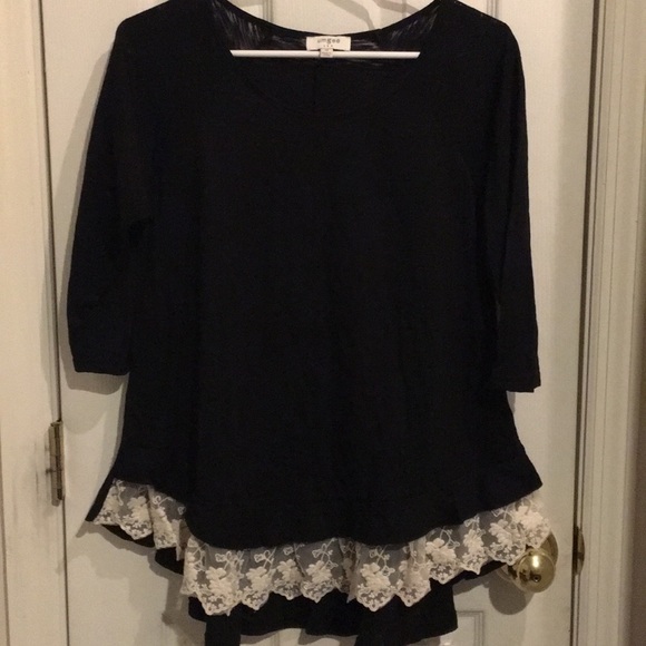 Worn Once Umgee M Black Ivory Crochet-Lace Top - Picture 1 of 5